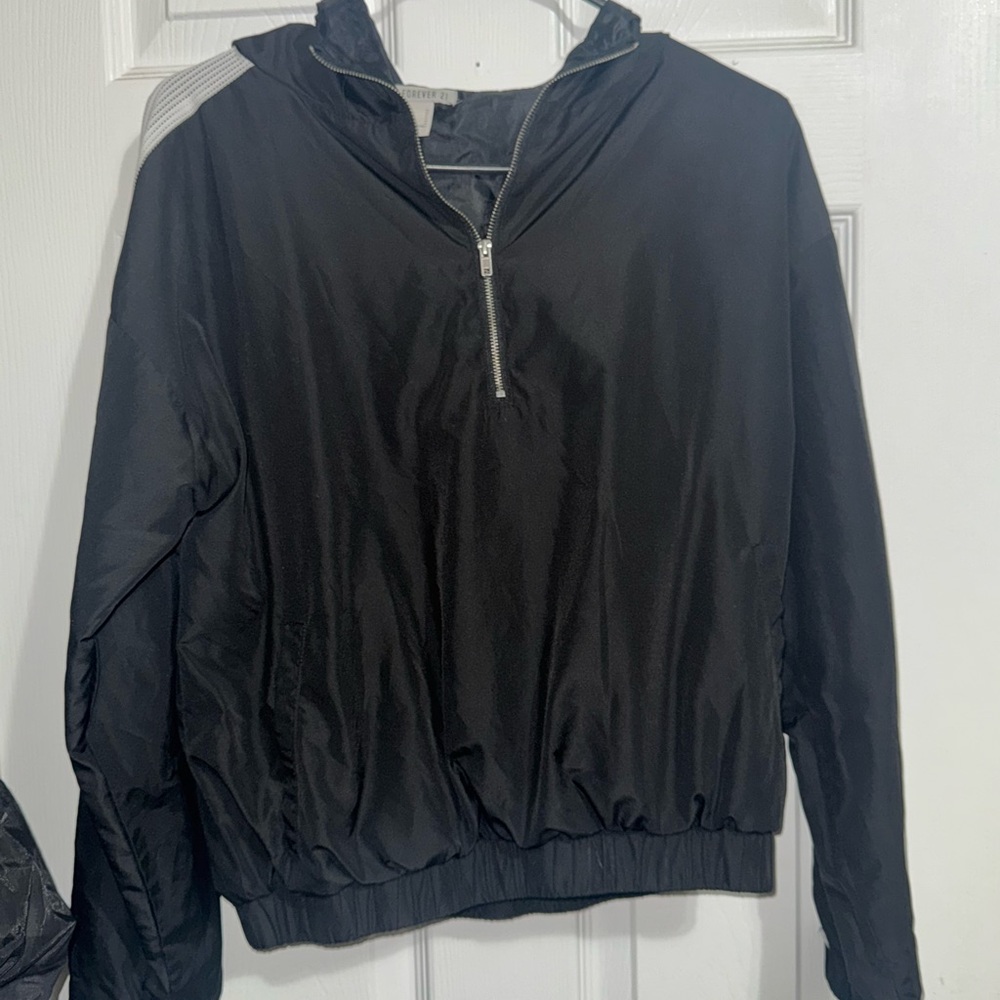 Forever 21 Black Zip-Up Cropped Windbreaker Jacket